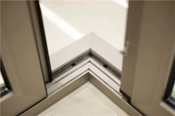 轉(zhuǎn)角推拉門(mén)