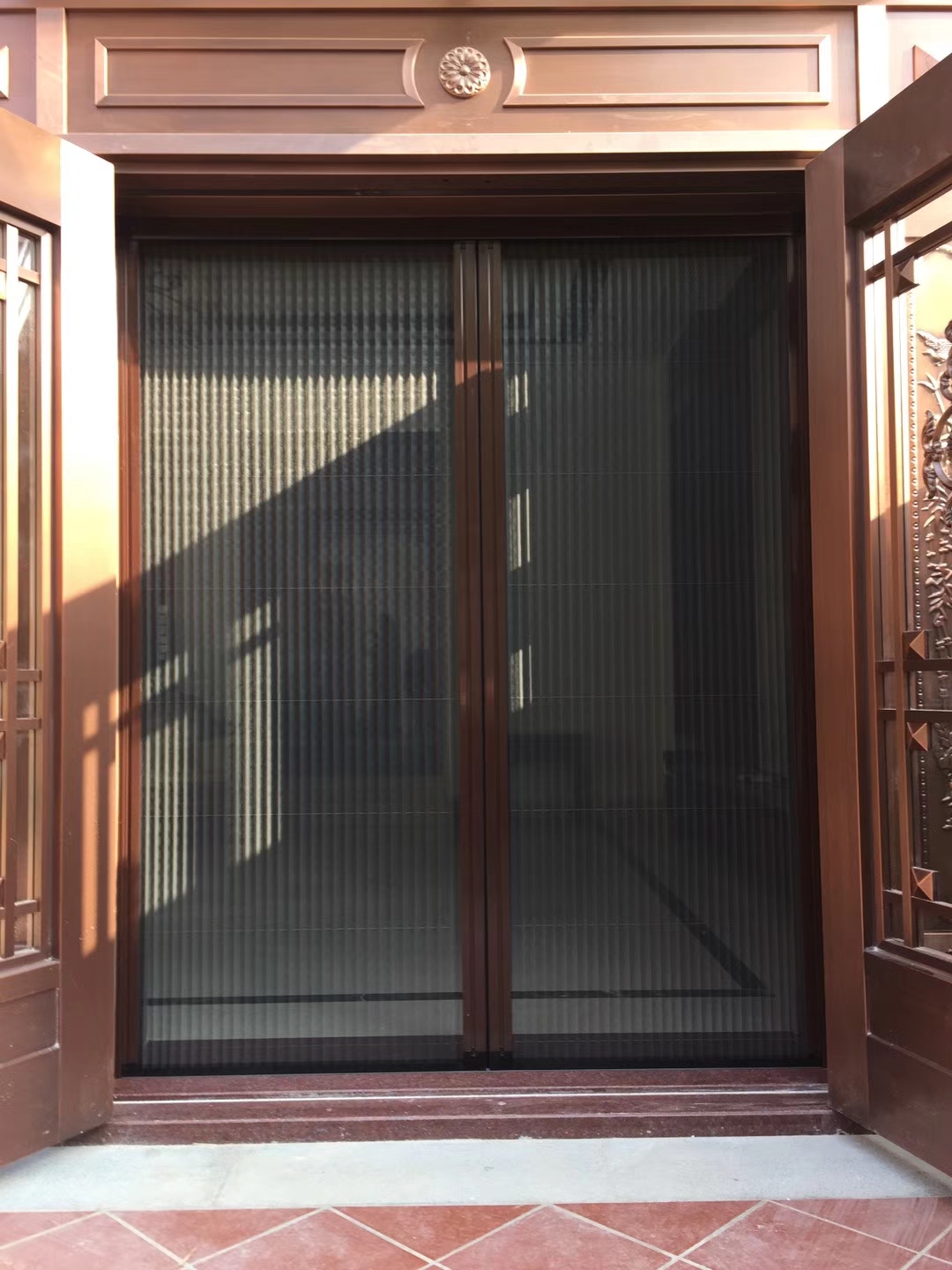 無(wú)軌隱形紗門圖片