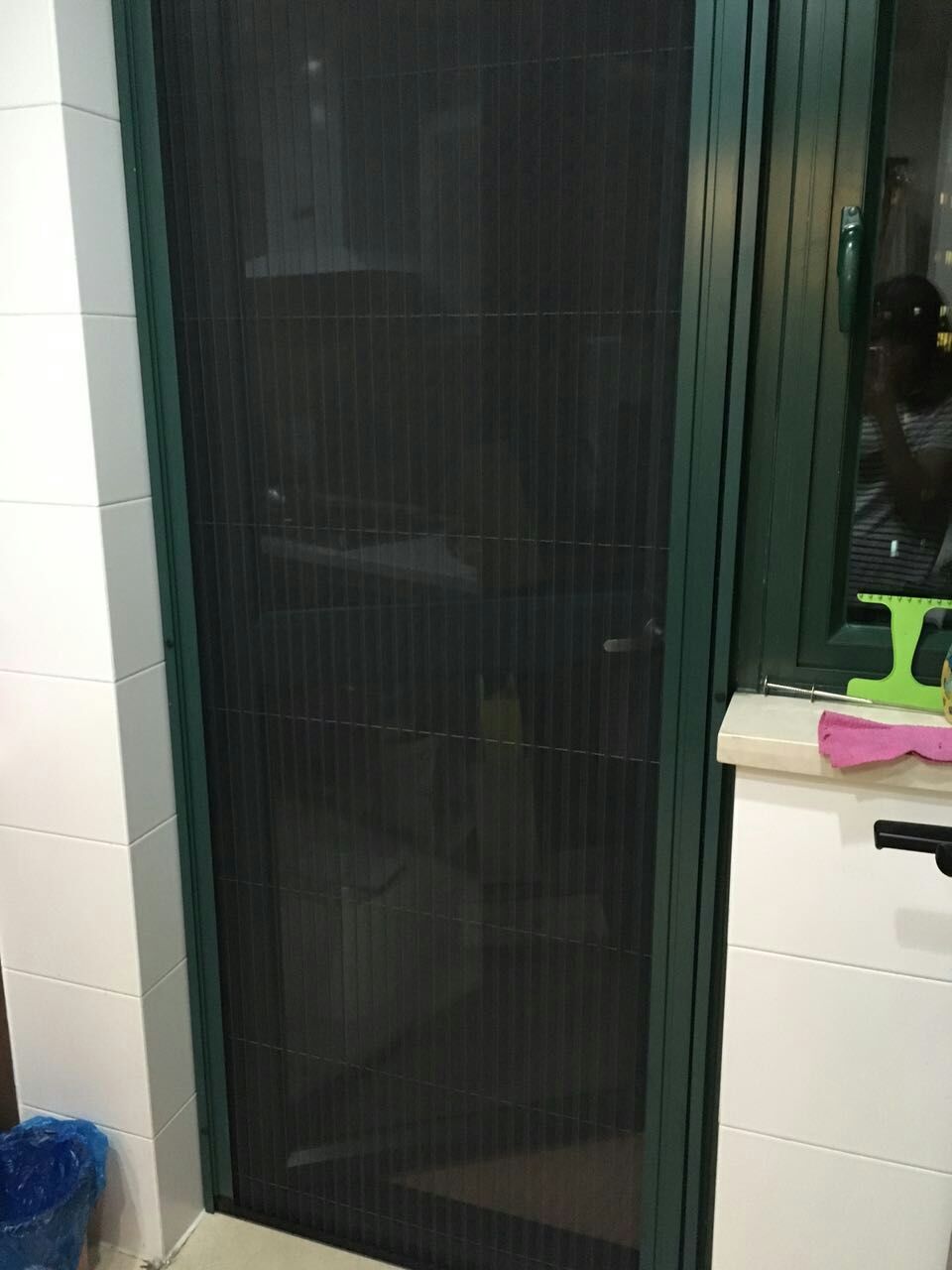 A款鏈條式折疊紗門(mén)